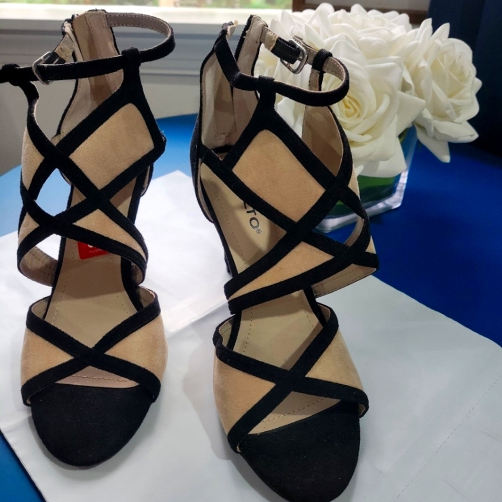 SUPER SEXY  COMFORTABLE CUTE HEELS